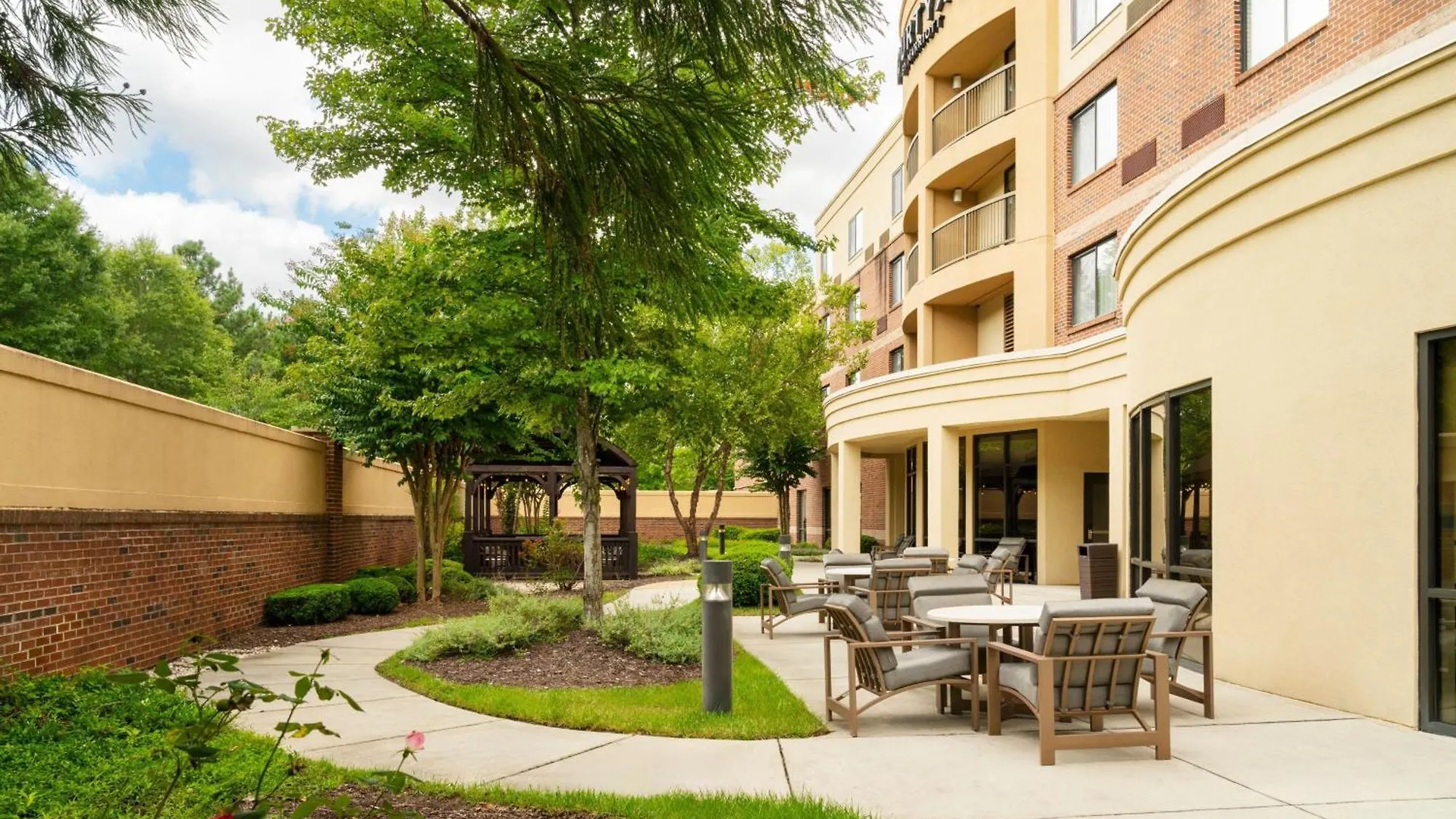 Courtyard Richmond North/Glen Allen 3*,